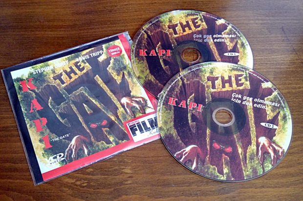 The Gate (1987) ve Gate 2: The Trespassers (1990) 2 – The Gate VCD