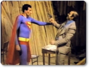 Süpermen Superman'a Karşı! 4 – S%C3%BCpermen D%C3%B6n%C3%BCyor 6