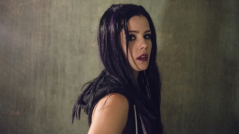 Arrow 3x05 'The Secret Origin of Felicity Smoak' Bölüm İncelemesi 1 – Arrow 3x05 2