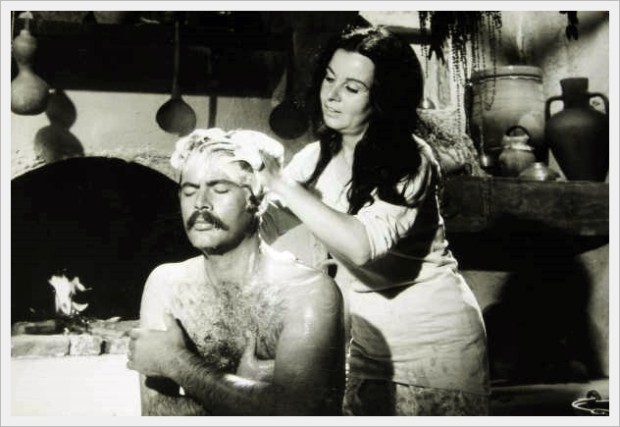 'Korkusuz' Türk Sineması 8 – korku filmi Kızgın Toprak filminden bir lobi kartı...