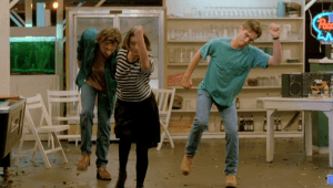 Dikkat! Karakterler Aniden Dans Edebilir! 3 – Simple Men dans sahnesi