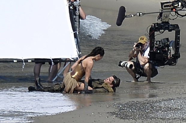 Wonder Woman Set Photos (5)