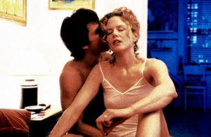 En İyi 10 Erotik Gerilim Filmi! 3 – eyes wide shut 1999 001 tom cruise nicole kidman sitting floor kissing 00m gi5