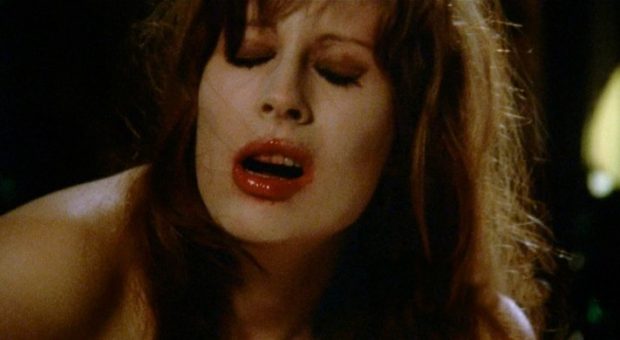 vampyres-1974-001-marianne-morris-in-action