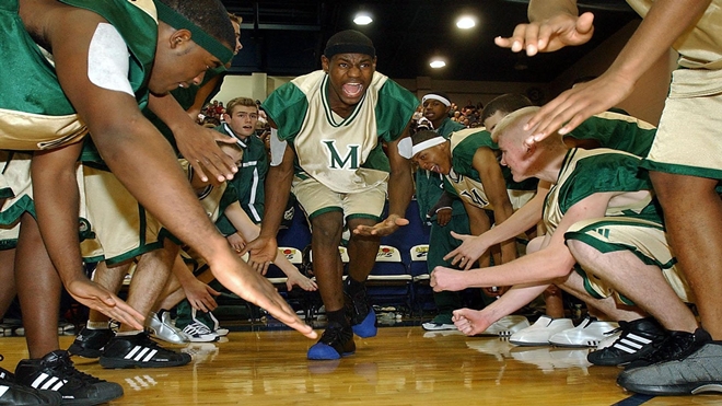 Basketbol Bir Araçtır: More Than a Game (2008) 4 –