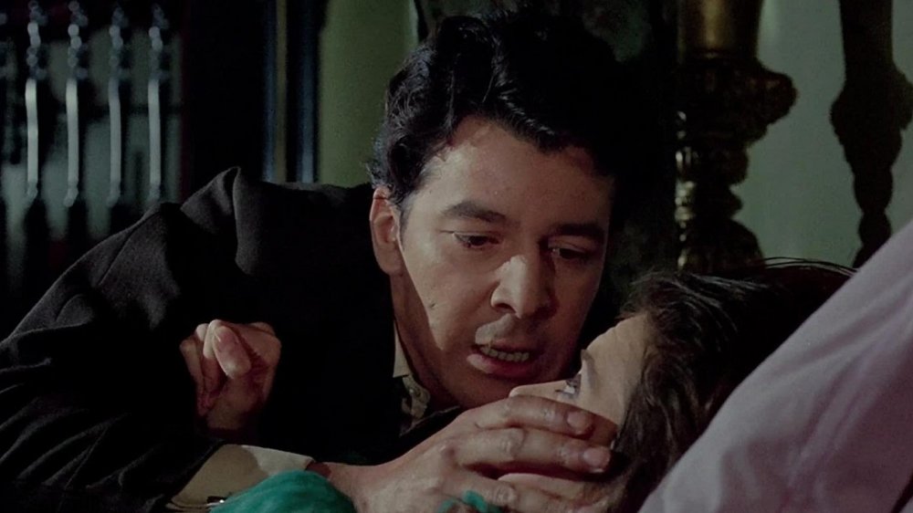 En Sevilen Hammer Korku Filmleri (1957-1974) 8 – kiss of the vampire the 1963 003 colour man holding womans mouth in bed