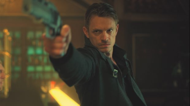 300 Yıl Sonra Aşk Nasıl Yaşanıyor? 1 – Altered Carbon 03