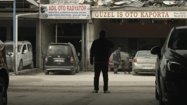 Bir Ali Kemal Çınar Masalı: Arada (2018) 4 – Arada Ali Kemal Çınar 04