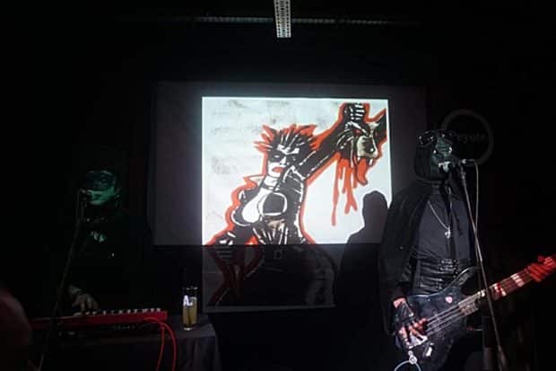 Tuhaf Bir Video Klip: Art Diktator - Sen ve Ben 1 – Art Diktator 4