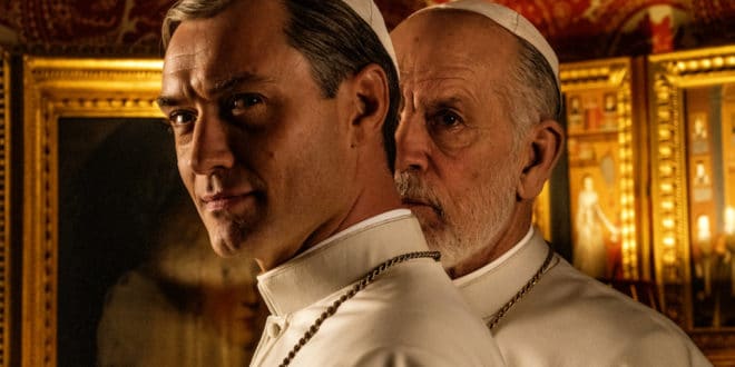 Paolo Sorrentino ile The New Pope Dizisi Üzerine... 1 – TNP From left Jude Law John Malkovich photo by Gianni Fiorito