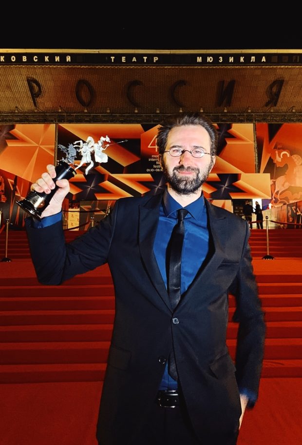 Gölgeler İçinde Moskova'da Jüri Özel Ödülü'nü Kazandı 2 – Golgeler Icinde Moskova Juri Ozel Odulu 1