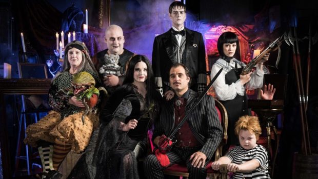 Addams Ailesi Hakkında 20 Ürkünç Gerçek 4 – Adams Family tiyatro
