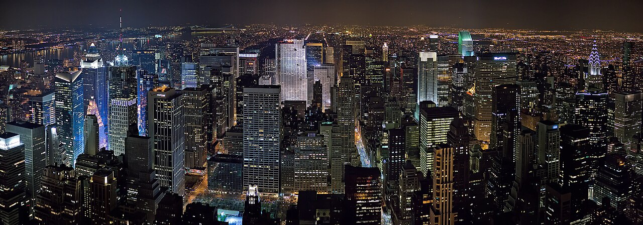 Gece Midtown Manhattan silueti